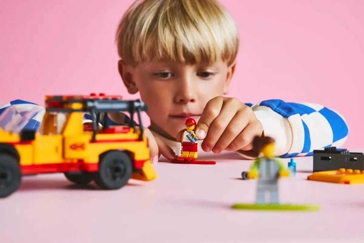 Kamion za reševanje na plaži LEGO City 60453, 2 minifigi