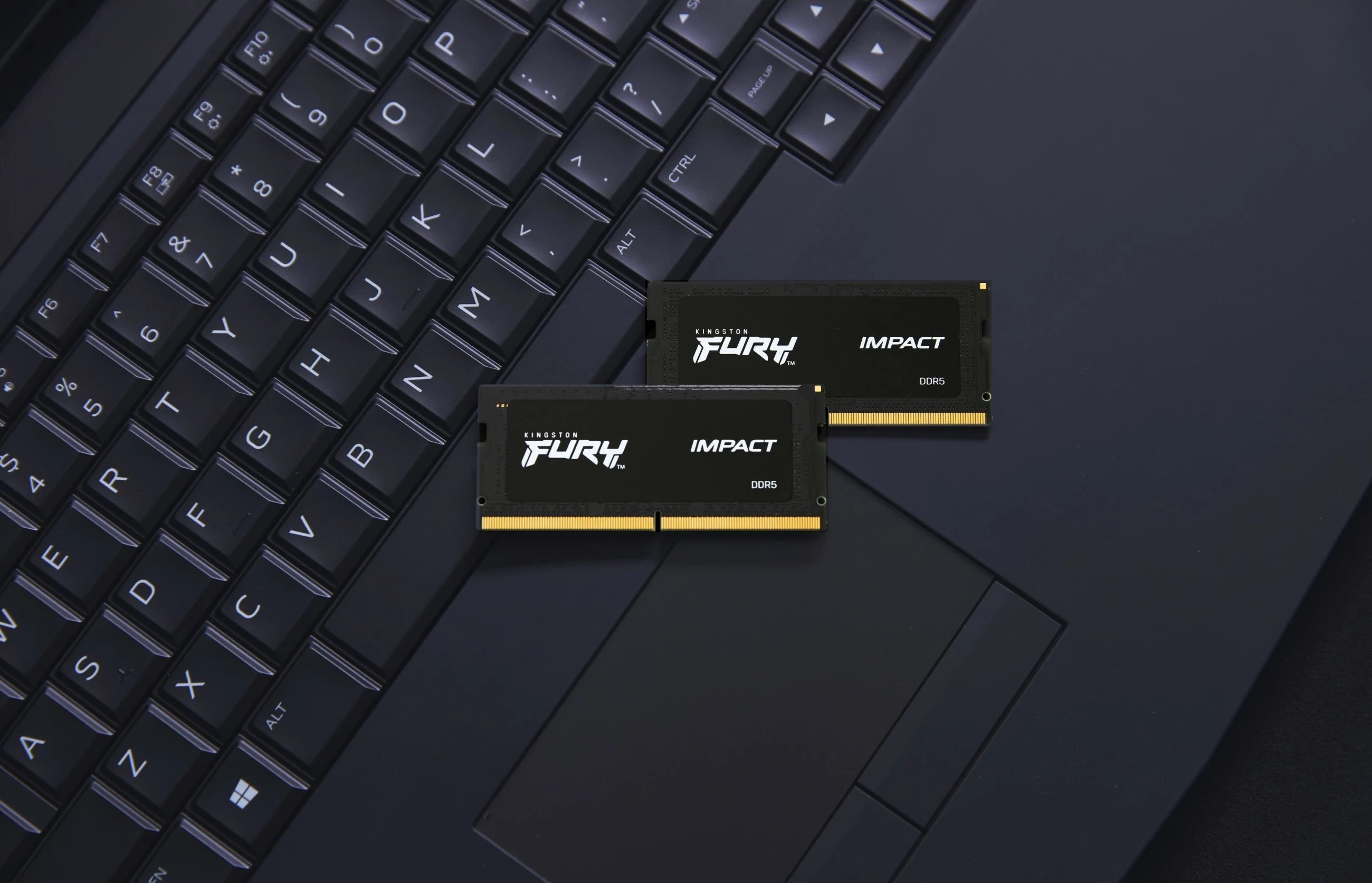 RAM pomnilnik 32GB 5600 MT/s DDR5 Kingston FURY Impact