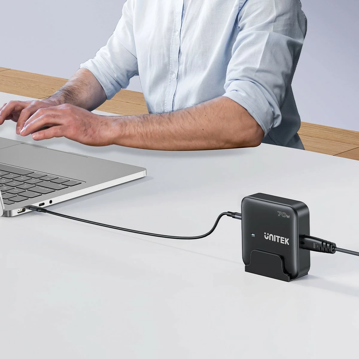 Močnikalni polnilec GaN 70W, 2x USB-A, 2x USB-C, bel Unitek