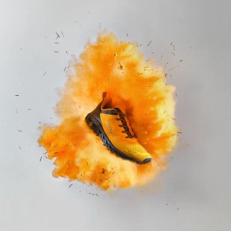 Superge za trail tek Inov-8, moške, rumene