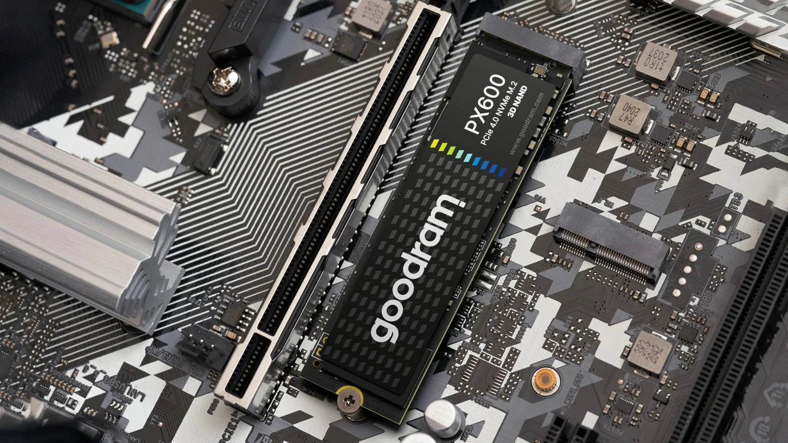 Notranji SSD M.2 250 GB PCIe 4.0, 3D NAND, NVMe Goodram SSDPR-PX600-250-80