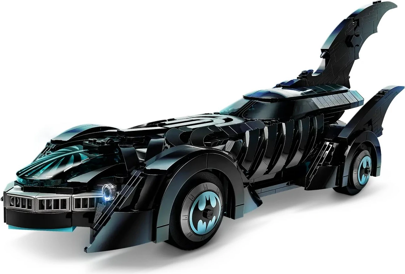 Set Batmobil iz filma LEGO Batman 76304, z minifiguro, črn