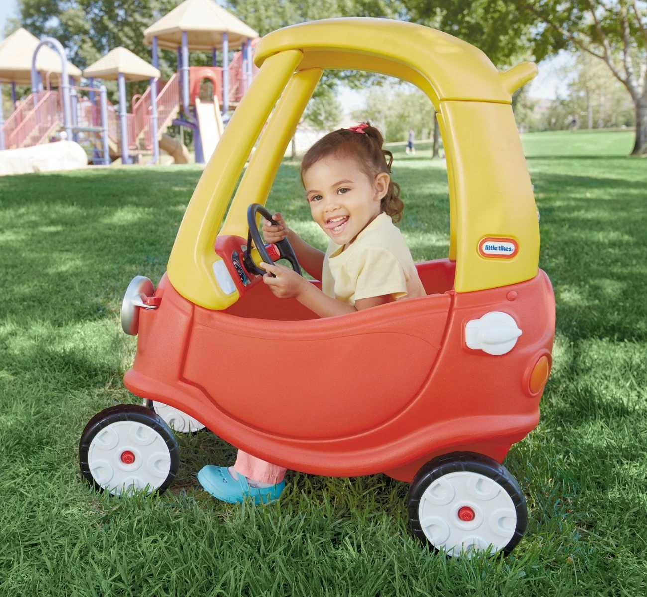 Igračeča voziček z novimi očmi, rdeče/rumen Little Tikes Cozy Coupe
