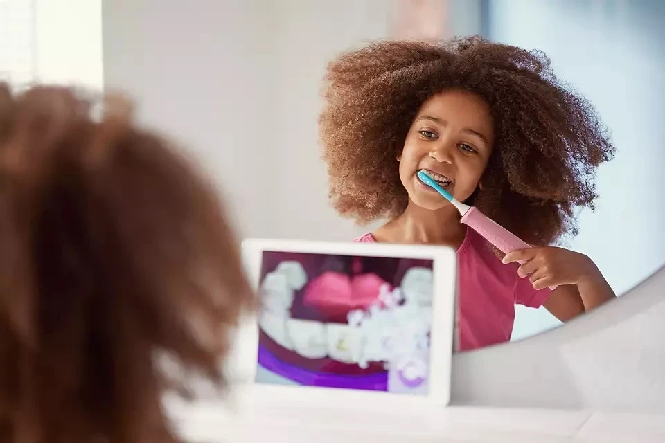 Sonična zobna ščetka za otroke Philips, roza