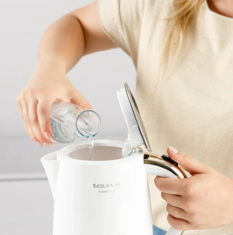 Električni ibrik Fusion Wave 1.7 L, Taurus, bel