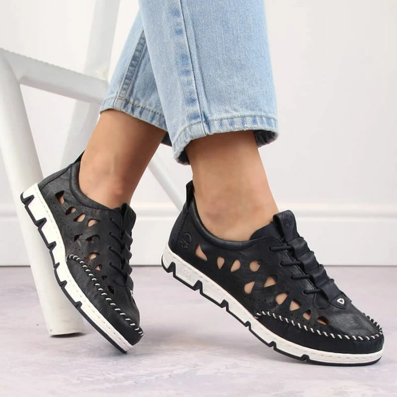 Superge odprte iz usnja Rieker, modro mornarske, ženske