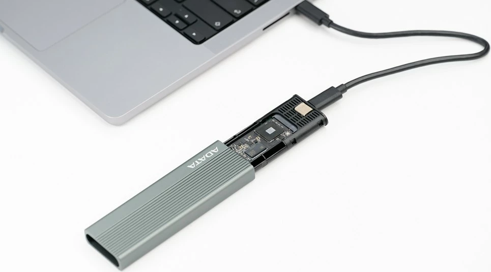 Zunanje računalniško ohišje za SSD Adata EC680, M.2, USB 3.2 Type-C, sivo