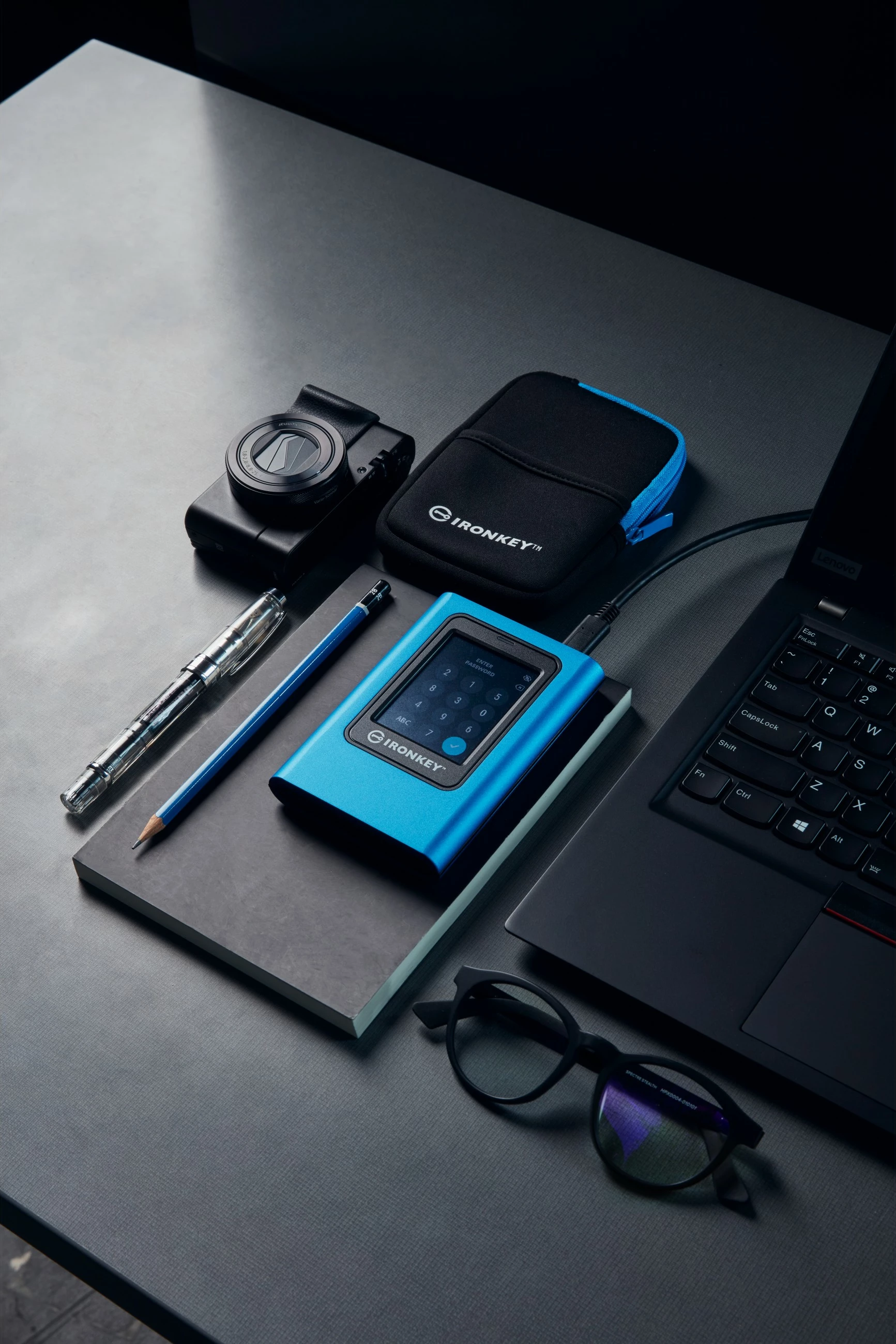 Zunanji SSD 960GB, Kingston IronKey Vault Privacy 80, USB Type-C, moder