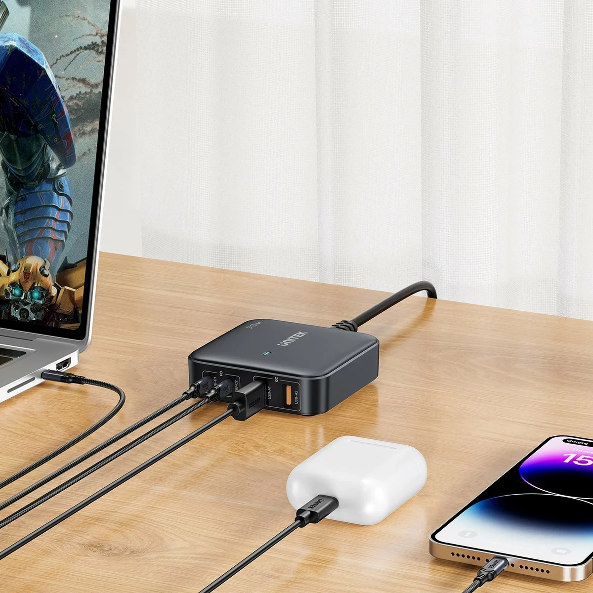 Močnikalni polnilec GaN 70W, 2x USB-A, 2x USB-C, bel Unitek