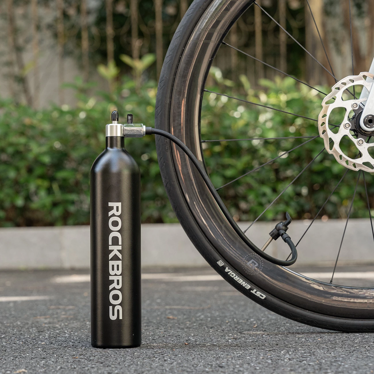Tlakovni rezervoar za tubeless pnevmatike Rockbros 42310010001, 1,2 L, 200 PSI, črn