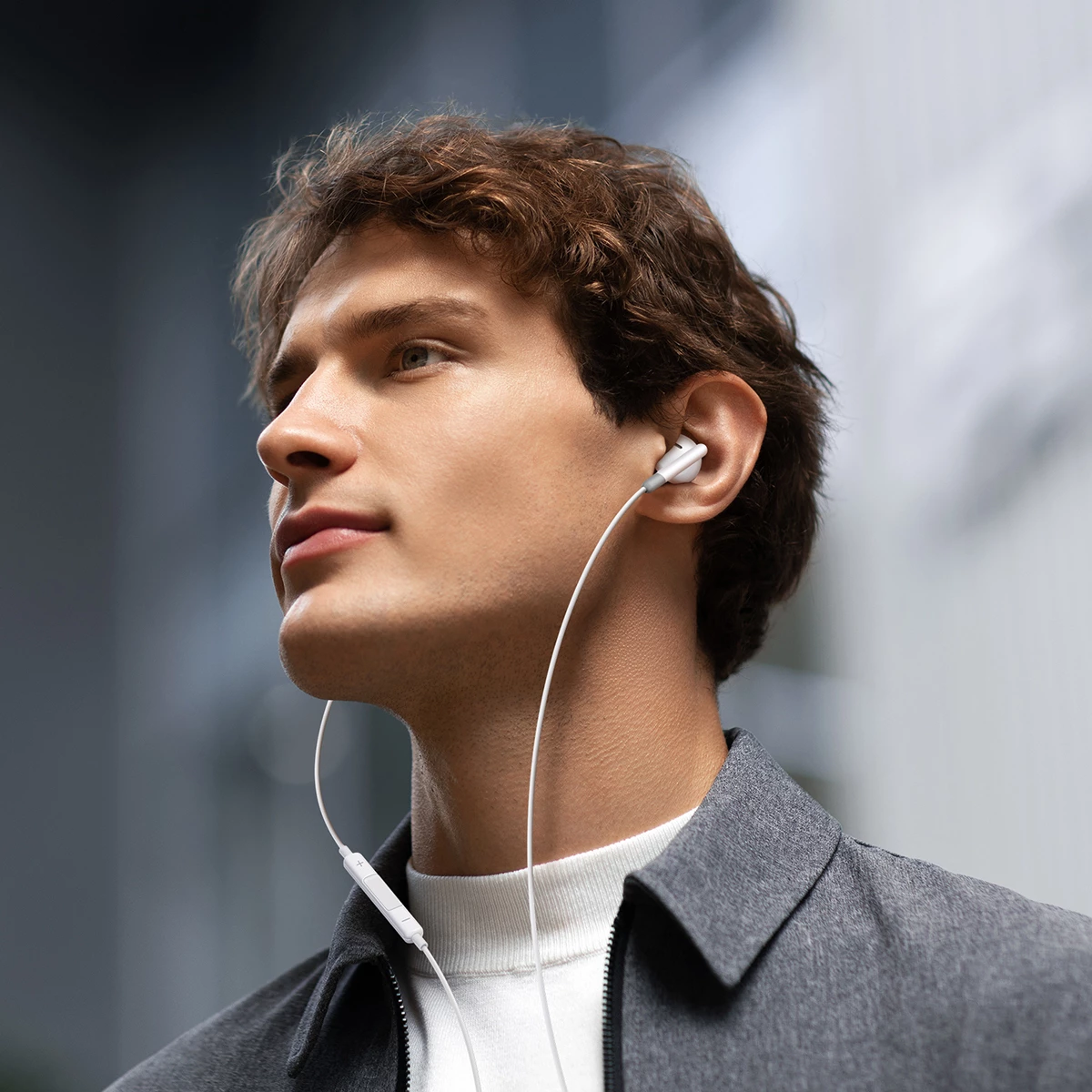 Slušalke z žico in daljinskim upravljalnikom, mini jack 3,5 mm, bele Joyroom JR-EW01