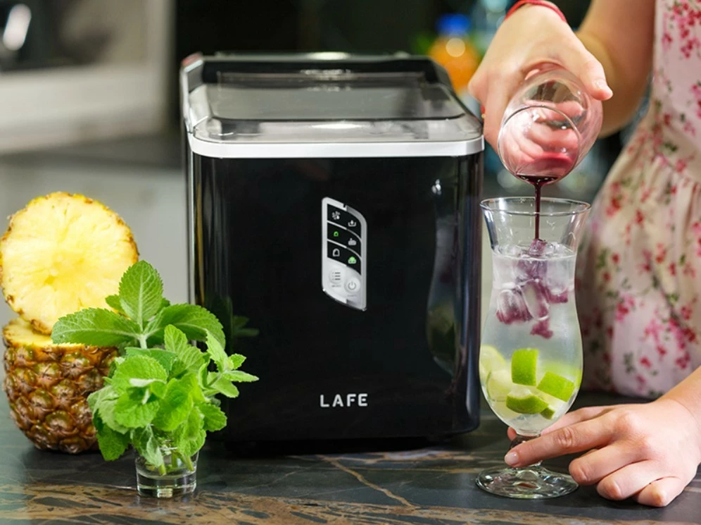 Stroj za led Lafe IceTwist PRO LAFLOD47684, 12 kg/dan, rezervoar 1,5 L, samodejno čiščenje, nastavljive kocke, črn