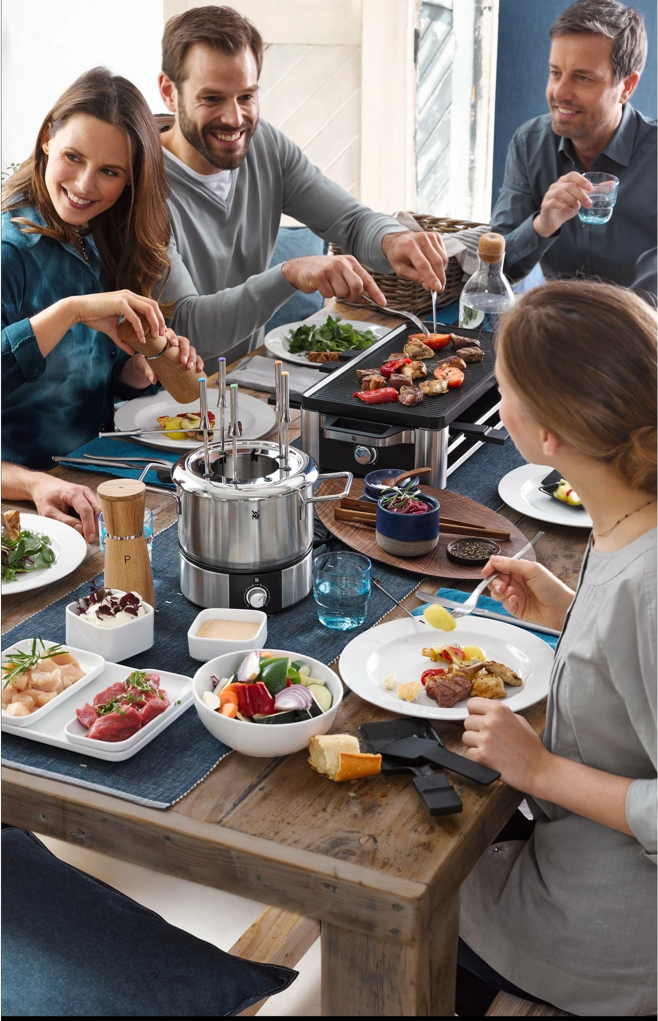 Električni žar za do 8 oseb WMF Lono 0415040011, 1500 W, črno-krom