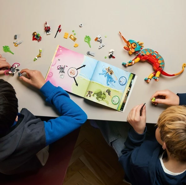 443-delni gradbeni set LEGO DREAMZzz Mateo's Fiery Chameleon 71492, za otroke, večbarven