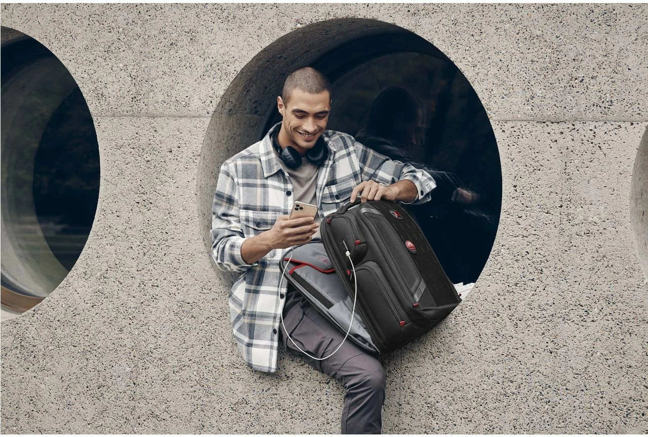 Gaming nahrbtnik Wenger PlayerOne 17,3-palčni, črn