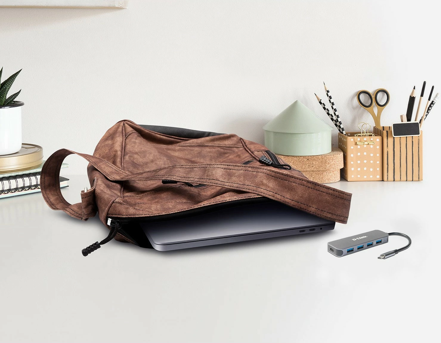 USB hub, 4x USB 3.0, 1x USB-C, 60W, D-Link DUB-2340, siv