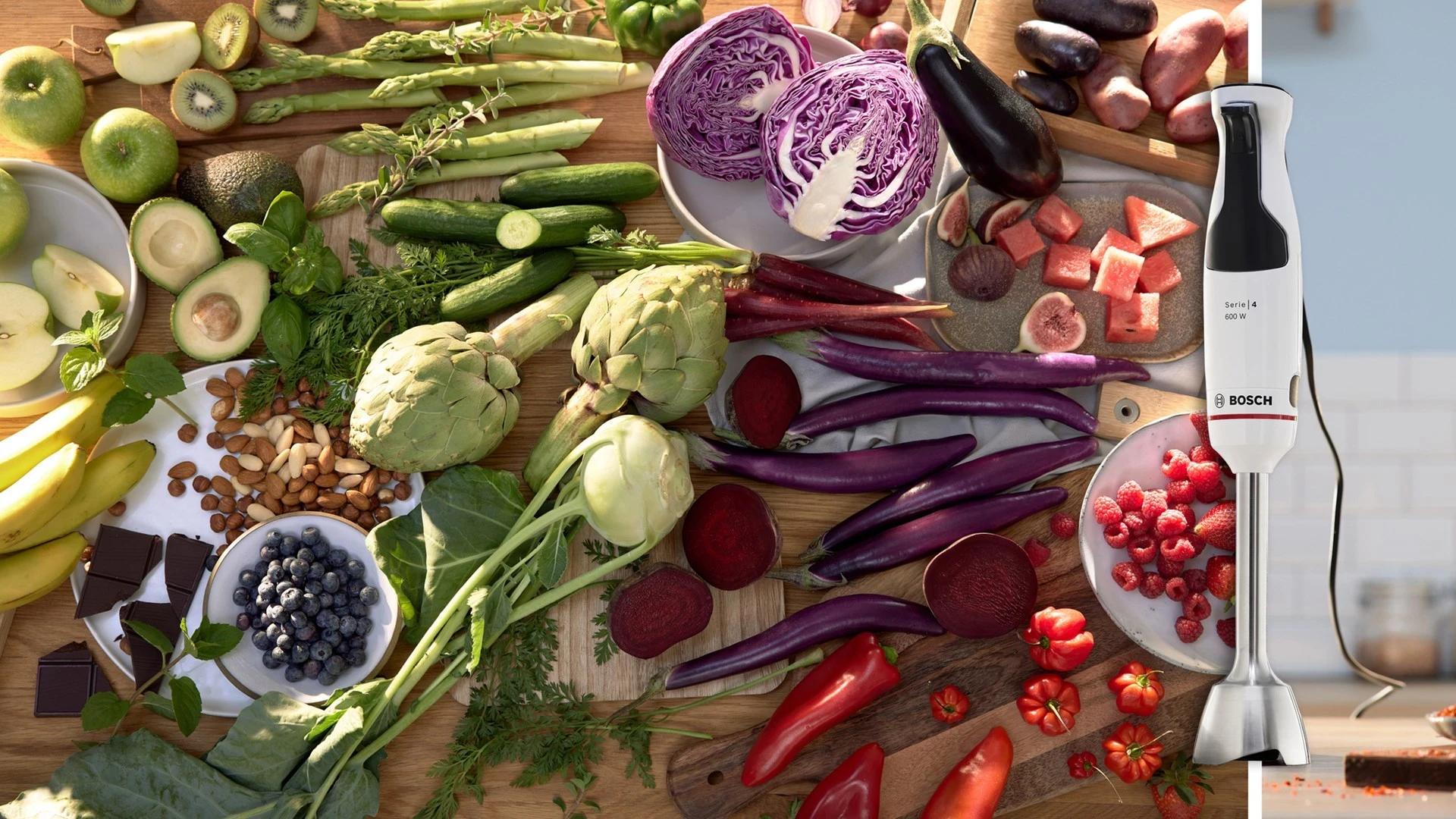 Ročni mešalnik 0,6 L, 600 W, črno-beli Bosch Serie 4 MSM4W210