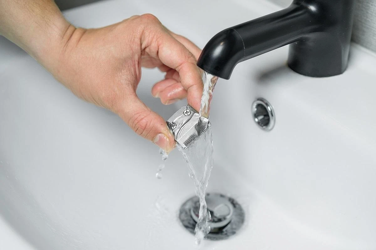 Striženje brade Wahl Color Trim Beard 09893.0443, črno