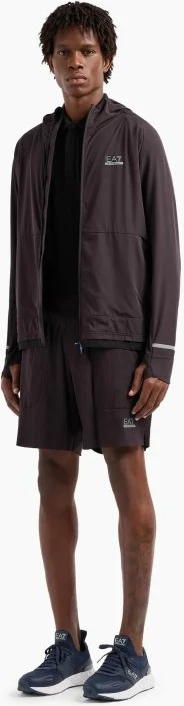 Duks, Emporio Armani EA7, kava