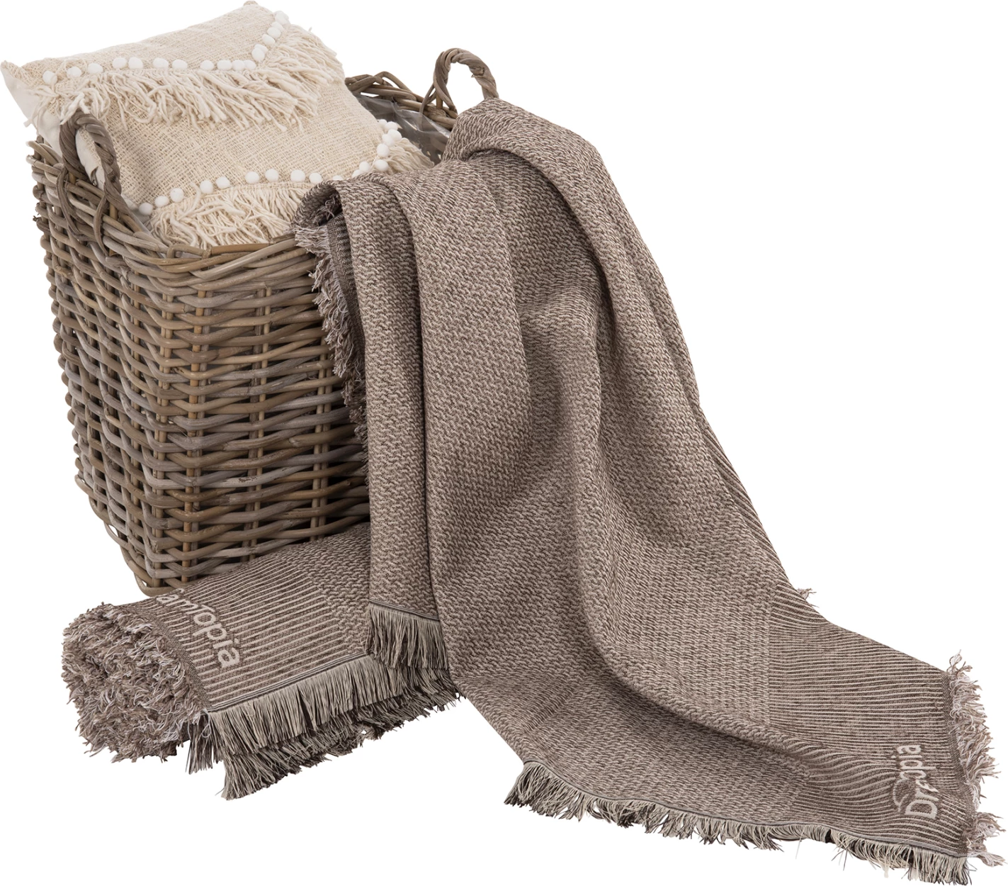 Prevleka za kavč z resicami DREAMTOPIA FH12164.01 v rjavi barvi 178X178cm