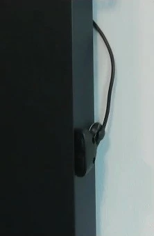 Električni stenski nosilec za monitor/TV, Avtek DS600/BW 1MV070, nastavljiva višina, nosilnost 120 kg, VESA 300×200 do 800×600, 152×55×15 cm, črn