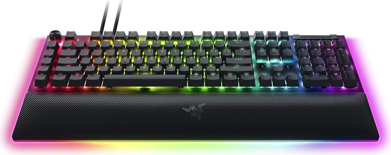 Mehanska tipkovnica z rumenimi stikali Razer BlackWidow V4 Pro, RGB