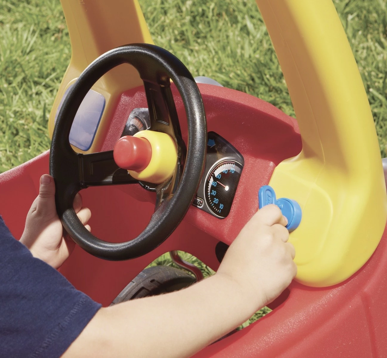 Igračeča voziček z novimi očmi, rdeče/rumen Little Tikes Cozy Coupe