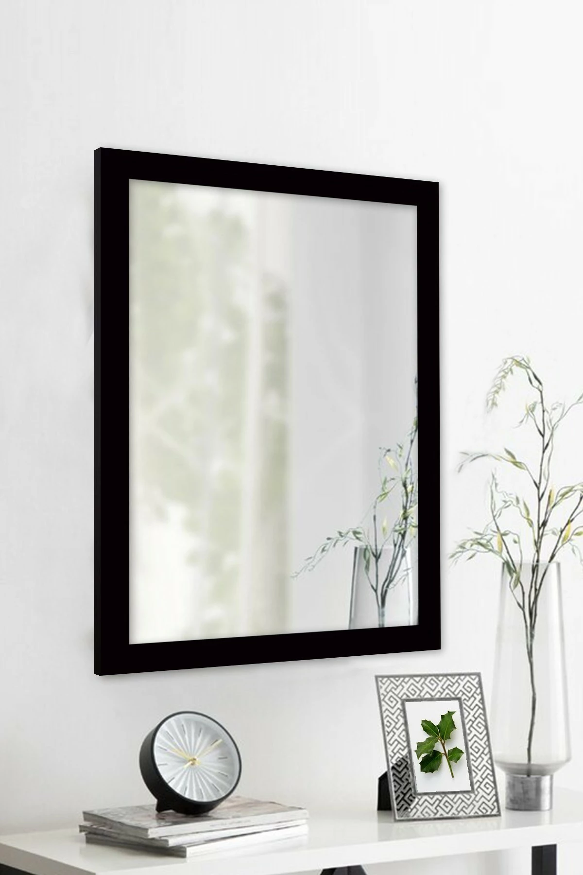 Dekorativno ogledalo s črnim okvirjem, Hanah Home