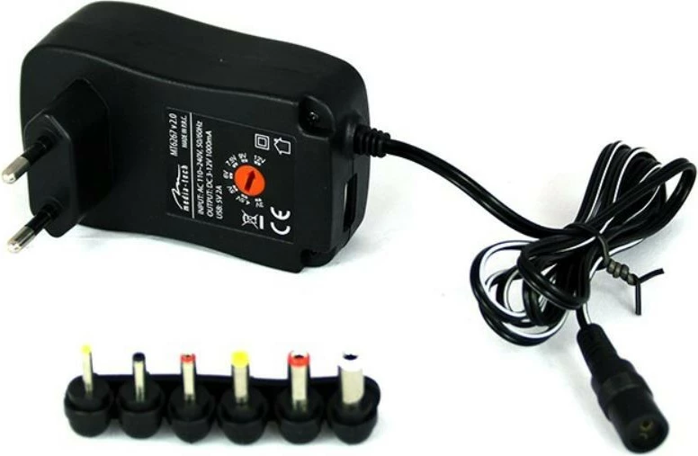 Universalni polnilec za tablice, Media‑Tech MT6267 V2, 12V, 1A, črn s 6 konektorji