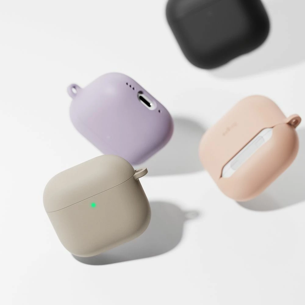Silikonska zaščita Ringke za Apple AirPods 4, črna, s karabinom