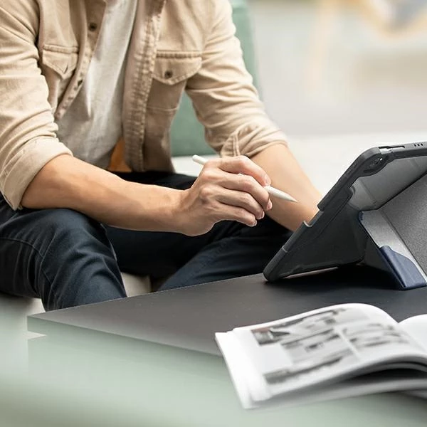 Zaščitni ovitek Trexa UNIQ za iPad Pro 11" 2021/2020, črn