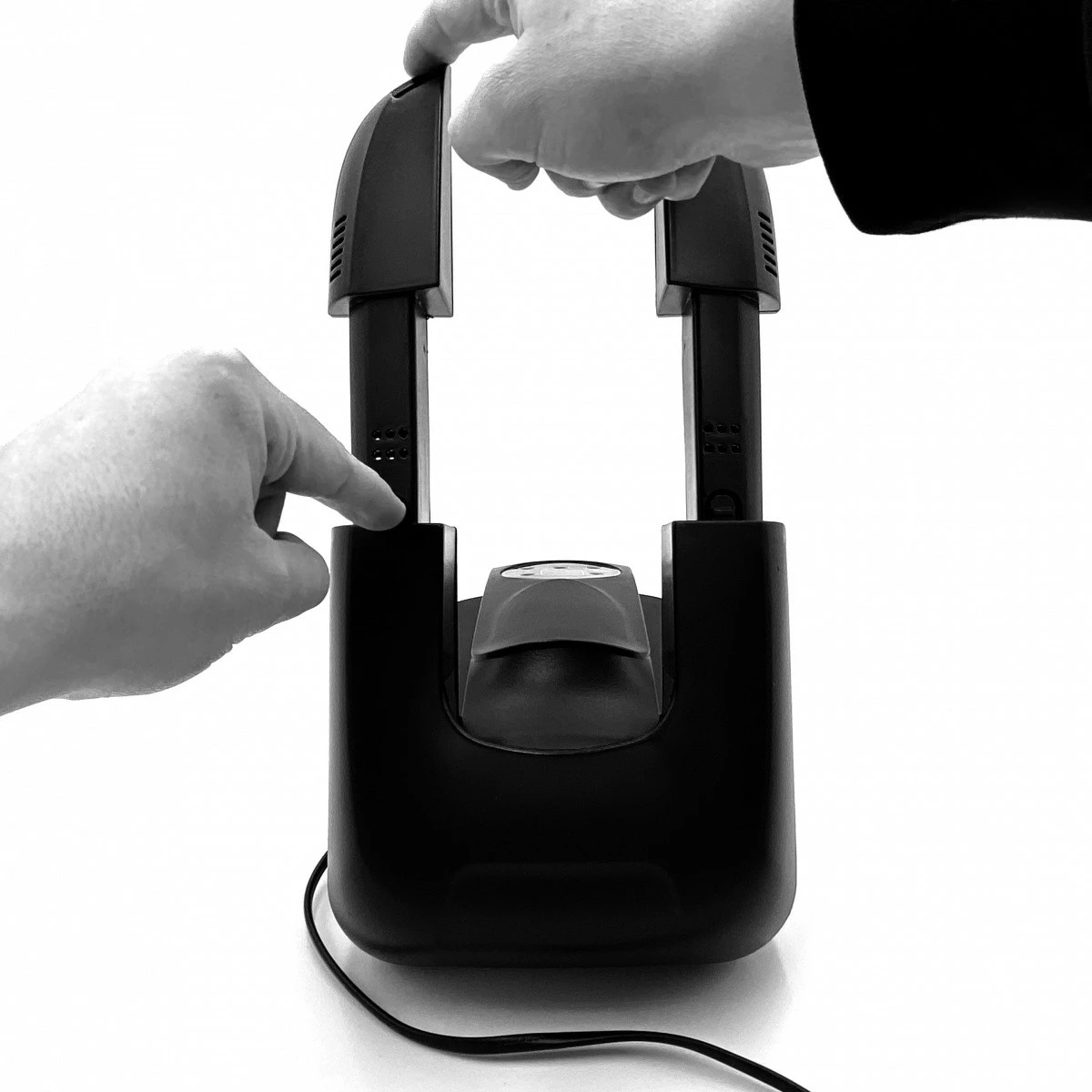 Sušilnik za čevlje z ozonom Media-Tech MT6523, črn