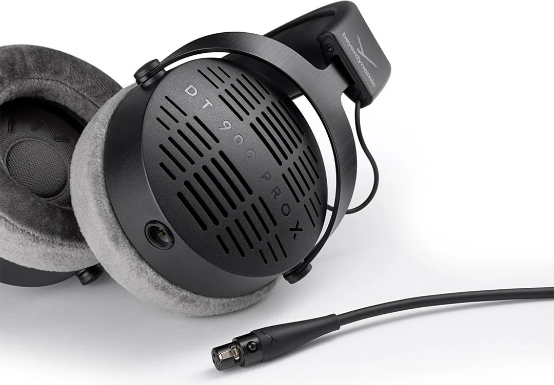 Profesionalne žične slušalke Beyerdynamic DT 900 Pro X, črne