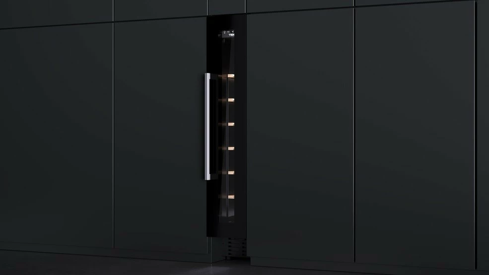 Vgradni hladilnik za vino, TEKA RVU 10008 GBK (113610003), 8 steklenic, zaslon in elektronsko upravljanje, LED, črn, razred G