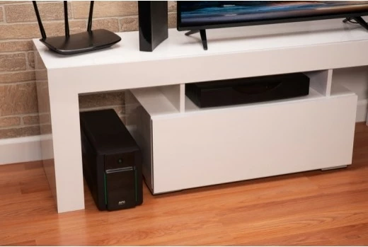 UPS APC BVX1600LI Easy UPS, 1600 VA, 900 W, stolpni, črn