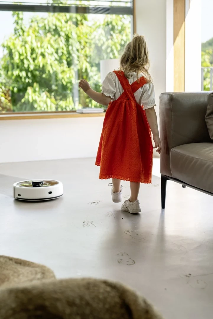 Robotski sesalnik Kärcher RCF 3, 1.15 L, črn