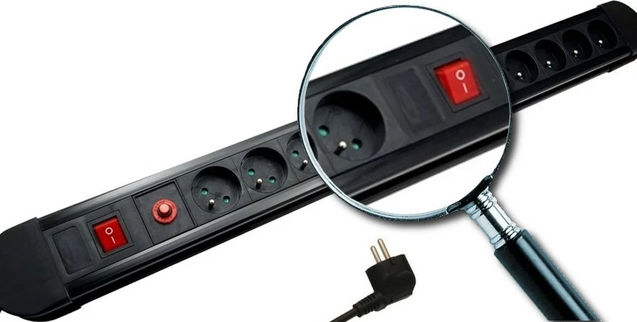 Razdelilec z 10 vtiči Maclean MCE10, 2 stikalI, zaščita in indikator preobremenitve, 3680 W, črn