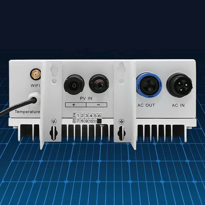 Solarni inverter Qoltec 53867, 3 kW/4 kW, MPPT, BYPASS, LCD, Wi‑Fi, bel