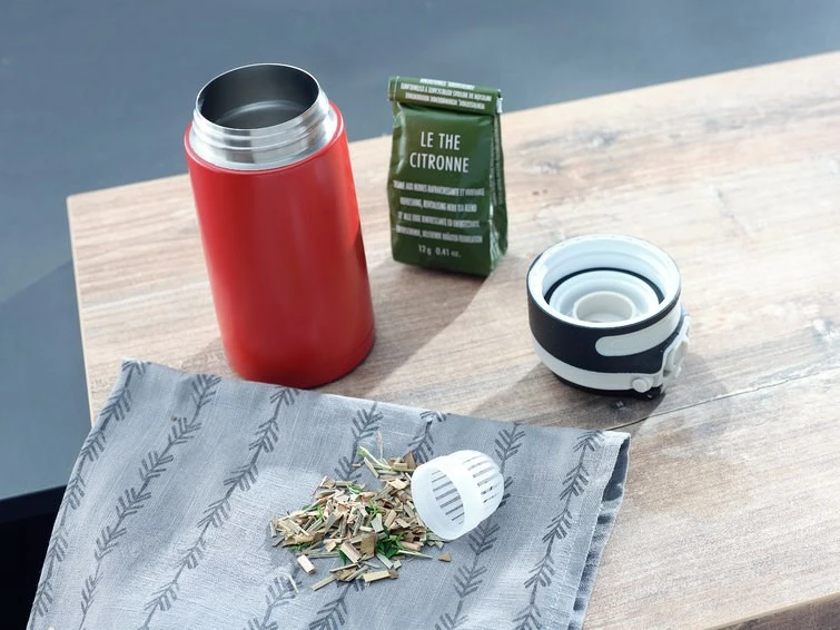 Potovalna termovka Leifheit 3245, 350 ml, črna/rdeča, nerjaveče jeklo