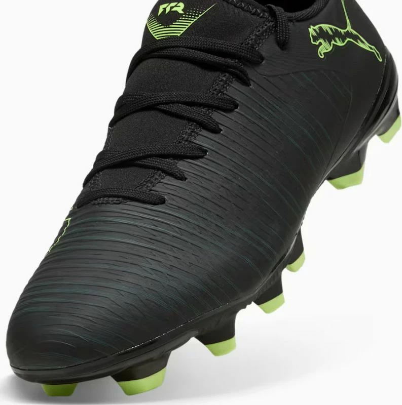 Futbalske atlete, Puma, črne