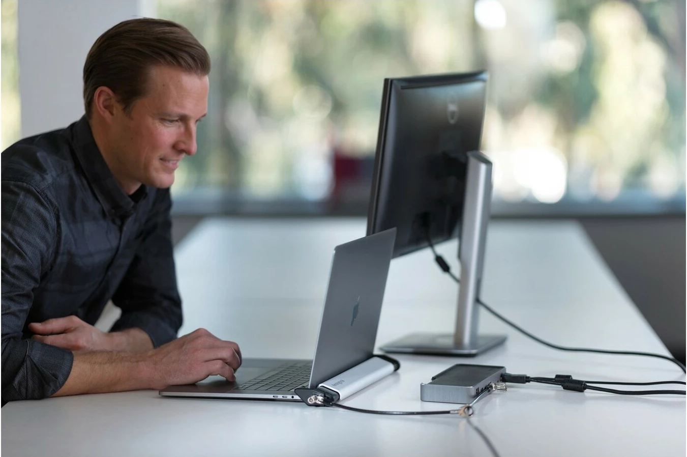 Kompaktna varnostna ključavnica Kensington MicroSaver 2.0, ohišje, ključ, ogljikovo jeklo, črna