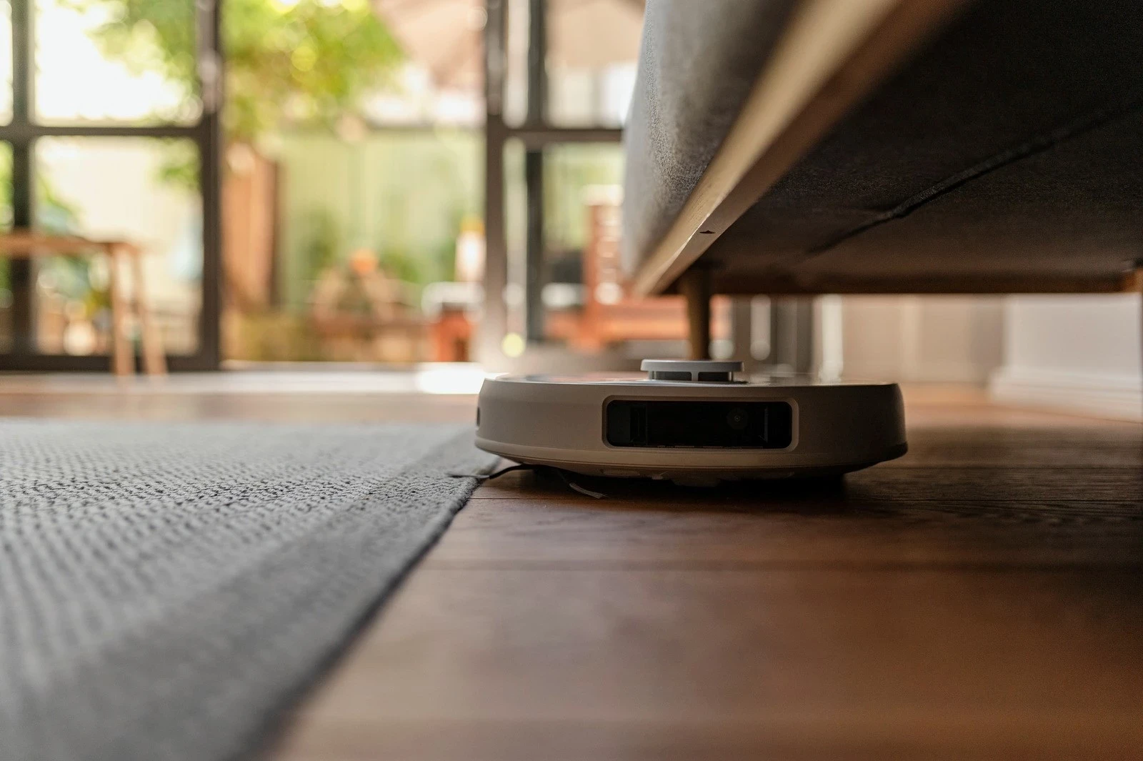 Robotski sesalnik KARCHER RCV 5 - bel