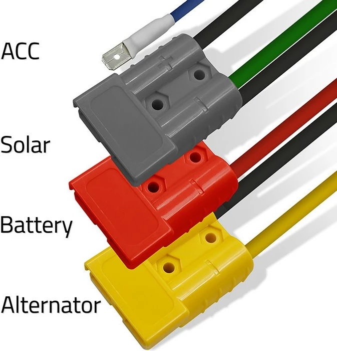 Polnilec DC-DC Qoltec 51920, 12 V, 25 A, z MPPT, črn