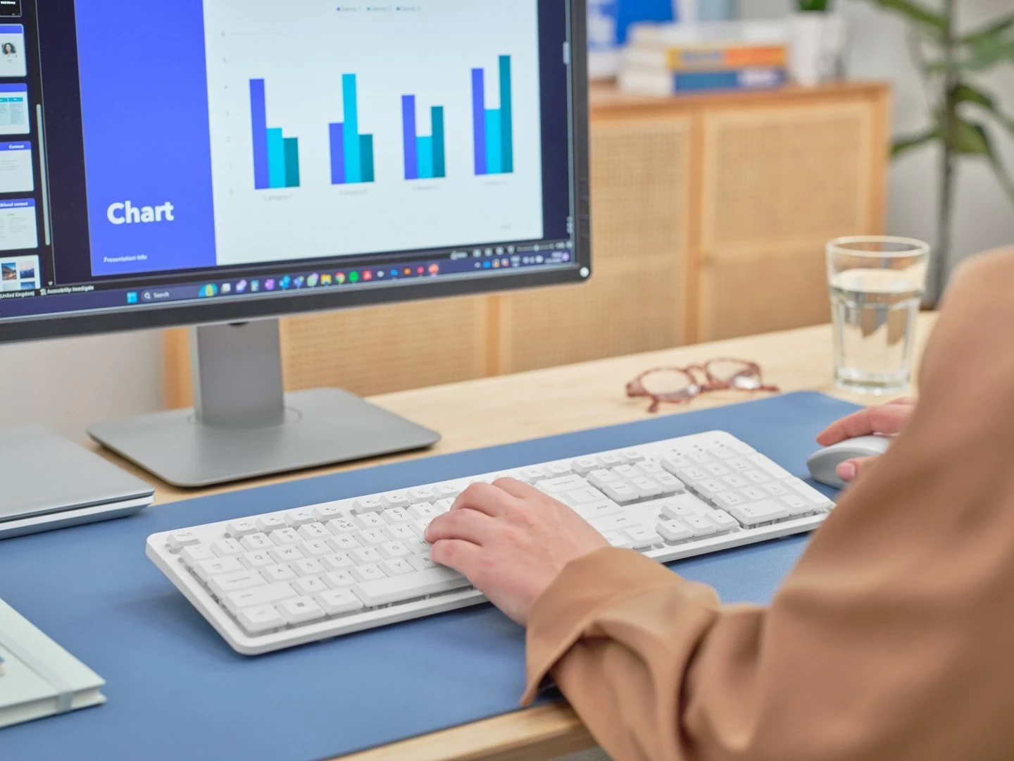 Brezžični komplet tipkovnice in miške Ody II Trust, QWERTY US, bel