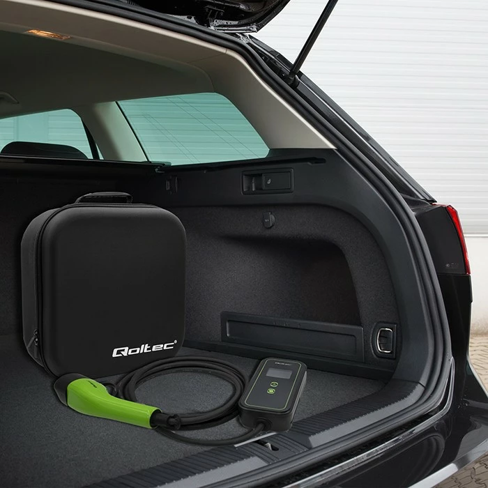 Prenosni polnilec za električne avtomobile Qoltec 52476, 3,5 kW, 230 V, Type 2, WiFi, LCD, 5 m, črno/zelena