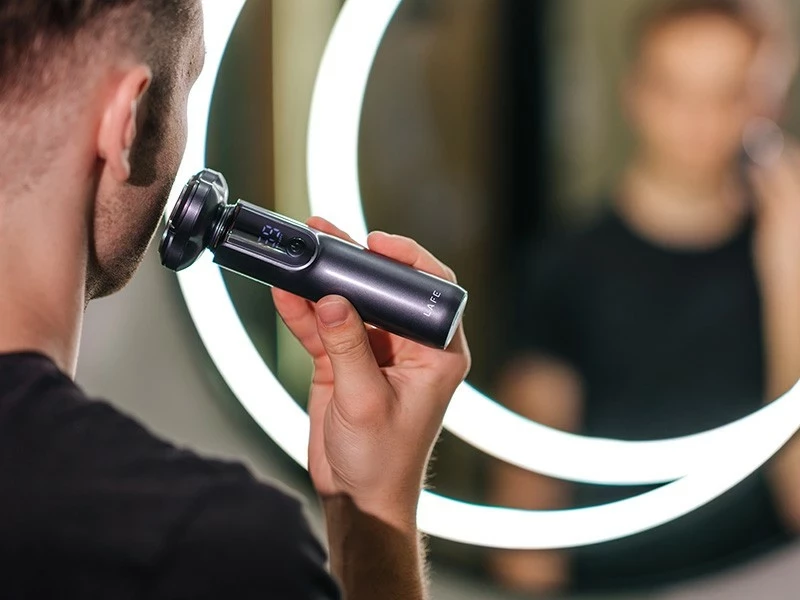 Makinica za britje MasterGlide, 3 glave, LCD zaslon, 90 min, Lafe, črna