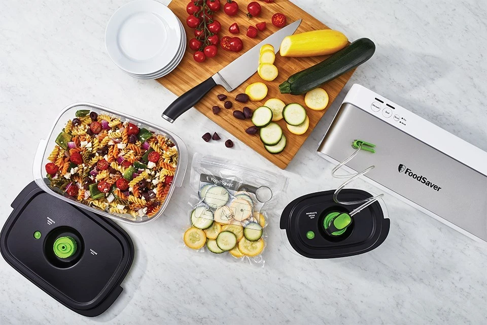 Vakumski zapiralnik FoodSaver VS0100X, srebrn, bel