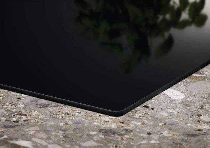 Indukcijska plošča Electrolux LIL61424C, 60 cm, 4 kuhališča, črna