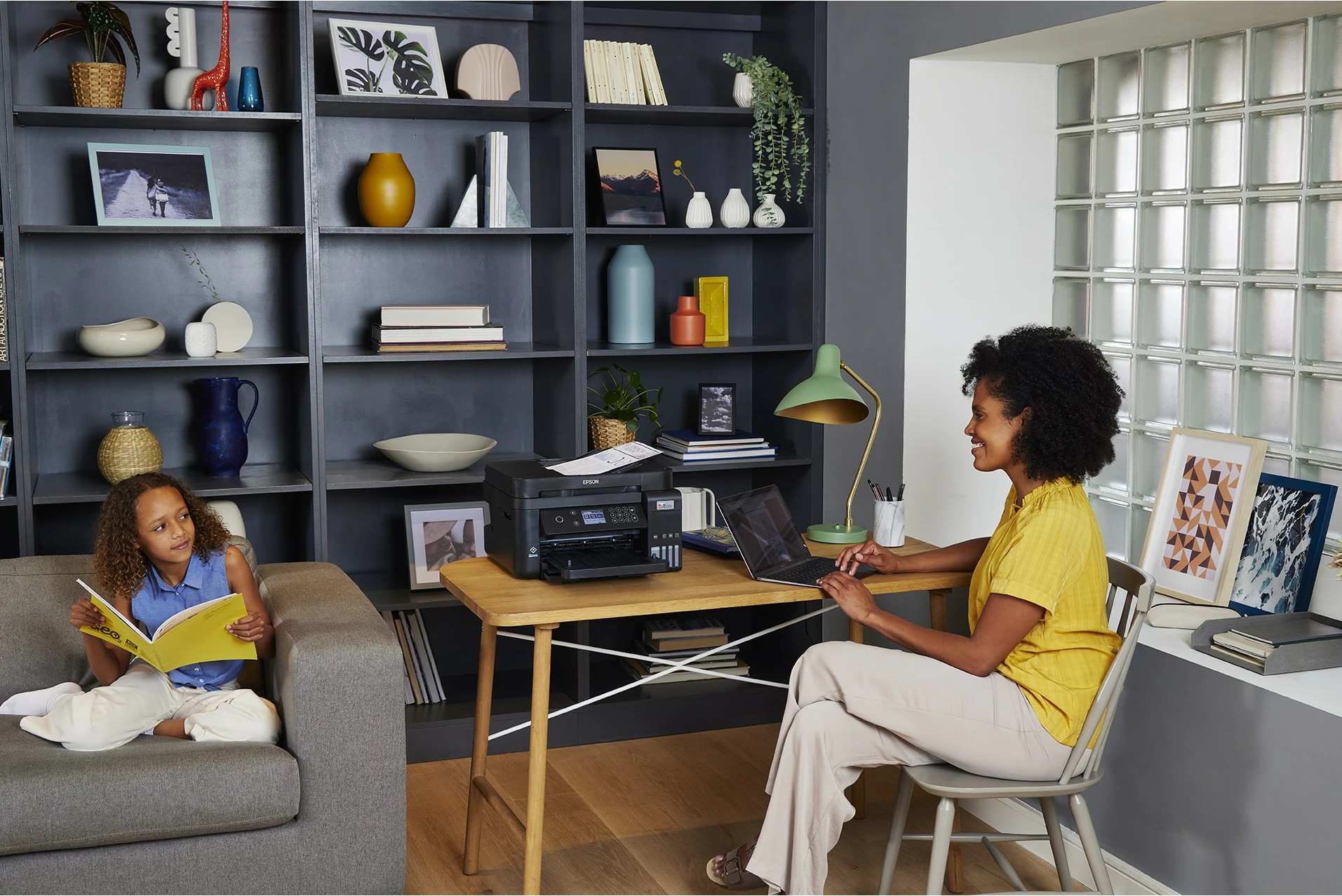 Multifunkcijski tiskalnik Epson EcoTank ET-3850, barven, A4, Wi‑Fi, LCD, črn