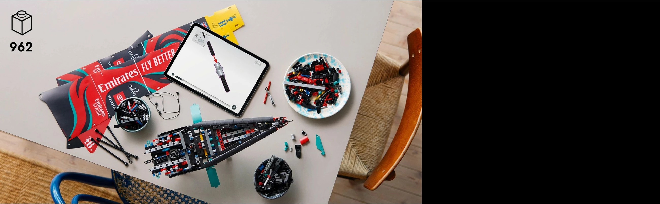 Set gradnje LEGO Technic Emirates Team New Zealand AC75, 962 kosov, večbarven